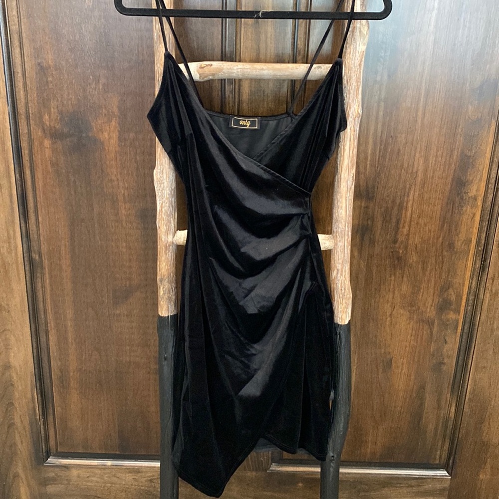 Black Velvet Party Dress